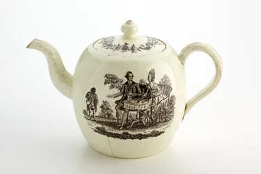 Staffordshire Wedgwood Teekanne, ca. 1775-85
