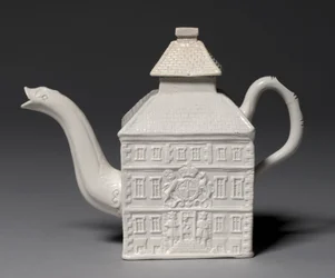 Teekanne, hergestellt in der Staffordshire Fabrik, Großbritannien, modelliert von Aaron Wood
