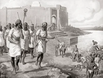 Die assyrische Armee verlässt die Stadt Assur, um sich den westlichen Semiten zu widersetzen, aus Hutchinsons Geschichte der Nationen, veröffentlicht 1915