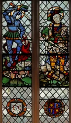 Fenster S4 mit St. Georg und St. Martin; Wappen