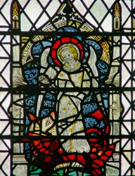 Fenster w36, Darstellung von St. Michael