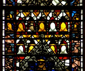 Fenster w41, Darstellung von Glocken