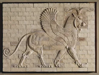 Geflügelter Greif, farbig glasierte Fliesen, aus dem Palast in Susa, Iran