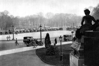 Der Rond Point und Georges Clemenceau Platz, Paris, 1931