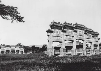 Siling, Chihli, Die westlichen kaiserlichen Gräber der Mandschu-Dynastie, Haupteingang