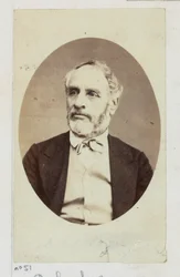 Delescluze Louis Charles (1809-1871). Journalist, der wegen seiner revolutionären demokratischen und sozialen Ideen (1830) mehrfach verurteilt wurde (Geldstrafen) und inhaftiert war (Cayenne). In den Rat der Kommune gewählt, Mitglied des Komitees der...