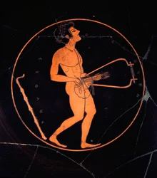 Etruskische Kunst: schwarze Terrakotta-Kylix, verziert mit der Darstellung eines Leierspielers. Aus dem Grab der griechischen Vasen. Nekropole von Banditaccia. Cerveteri. 6. oder 5. Jahrhundert v. Chr. Rom, Museo Nazionale di Villa Giulia