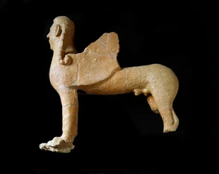 Etruskische Zivilisation: Terrakotta-Sphinx. 550-530 v. Chr. Aus dem 2. Palast von Murlo. Depositi Soprintendenza Archeologica dell