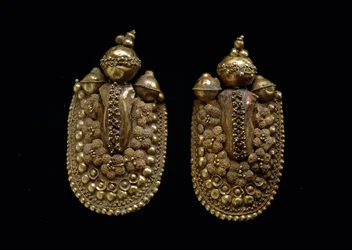 Etruskische Kunst: goldene Ohrringe Dim 6 cm. Florenz, Archäologisches Museum