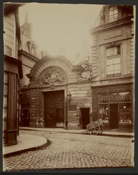[Eingang zu einem Privathotel, Rue Vieille du Temple 47]