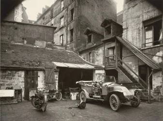 Hof, Rue de Valence