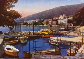 Abbazia, jetzt Opatija in Kroatien: Kleiner Hafen mit Blick auf die Lungomare Süd