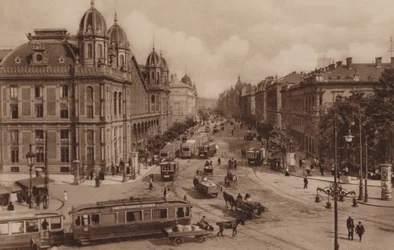 Budapest: Nyugati Palyaudvar A Terez-Koruttal; Boulevard De Therese Avec Le Gare De L