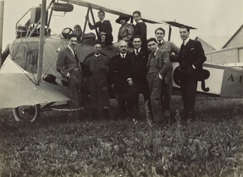 [Flugzeug und Menschen]