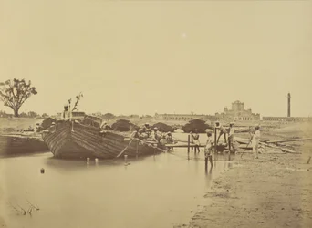 Bootsbrücke unterhalb des Martinière College am Gomti-Fluss
