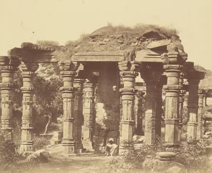 Außenansicht des Hindu-Tempels in Kootub