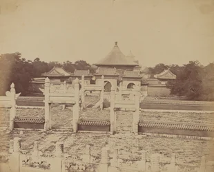 Innenraum und Bögen des Himmelstempels, wo der Kaiser einmal im Jahr opfert, in der chinesischen Stadt Peking, Oktober 1860