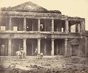 Innenansicht von Secundra Bagh nach dem Massaker