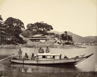 Japanische Dschunke im Kanal, Nagasaki