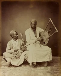 Album "Damas et Baalbek": Paar syrischer Musiker beim Spielen eines Saiteninstruments