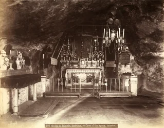 Inneres der Grotte der Todesangst oder Basilika der Todesangst, heute Kirche aller Nationen genannt, in Jerusalem. Der Überlieferung zufolge verbrachte Jesus hier seine letzten Augenblicke vor seiner Verhaftung
