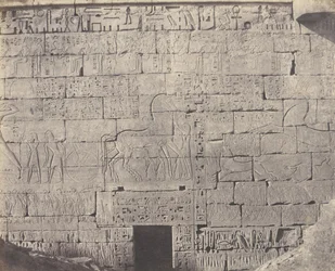 Médinet-Abou Thèbes, spätere Konstruktionen - Fragment einer Skulptur, 1851-52, gedruckt 1853-54