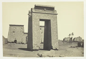 Skulpturiertes Tor, Karnak
