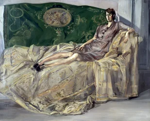 Frau auf dem Sofa