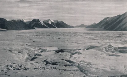 Ein Auslassgletschertal, vollständig mit Eis gefüllt, ca. 1911, 1913