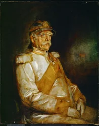 Prinz Otto von Bismarck in Uniform mit preußischem Helm