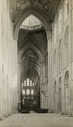 Ely Cathedral: Schiff nach Osten, vom Oktogonbogen