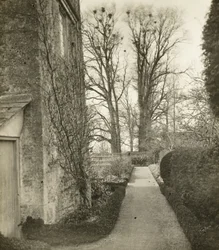 Kelmscott Manor: Im Garten