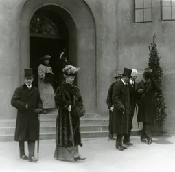 König George V. und Königin Mary im Aquarium des Londoner Zoos, 1924