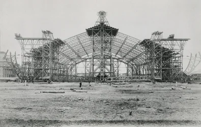 Bau der Galerie des Machines für die Weltausstellung von 1889