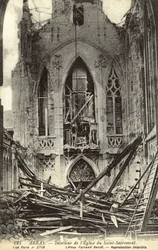 Beschädigtes Innere der Kirche Saint-Sacrement, Arras, Frankreich, Erster Weltkrieg