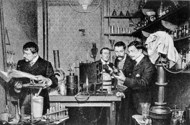Direktoren der Gesellschaft für Alchemie und Astrologie von Frankreich in ihrem Labor, 1903