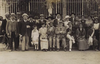 Große französische Familiengruppe