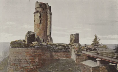 Montlhery, Bergfried