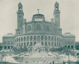 Paris: Hauptgebäude des Trocadero