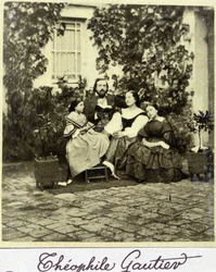 Porträt von Théophile Gautier (1811 - 1872) mit Familie