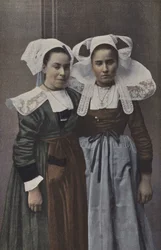 Quimper, Junge Mädchen