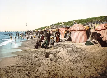 Der Strand von Trouville in Frankreich