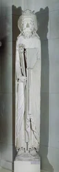 Ein König, möglicherweise Salomon, von der Westfassade der Notre-Dame de Corbeil, Essonne