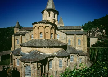 Kirche St. Foy von Osten, begonnen ca. 1050 von Abt Odolric