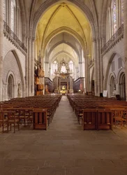 Innenansicht der Kathedrale von Angers (Maine et Loire), erbaut zwischen dem 12. und 15. Jahrhundert, die die perfekte Mischung aus romanischem und gotischem Stil darstellt.