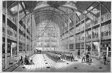 Innenansicht des Triat-Gymnasiums in Paris.