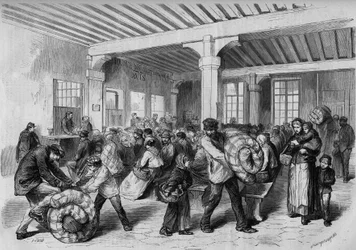Paris, Winter 1868: kostenlose Ausgabe von Kleidung und Bettwäsche im Mont de Piété (Pfandleihhaus) dank der finanziellen Hilfe von Kaiser Napoleon III. Gravur in 