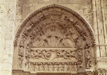 Das Königliche Portal, Nordtür, Tympanon darstellend die Himmelfahrt, ca. 1145-50
