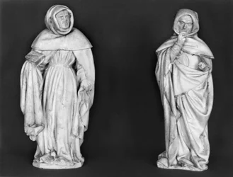 Zwei Trauernde, vom Grabmal des Herzogs Jean de Berry (1340-1416) ca. 1450-53 (Alabaster)