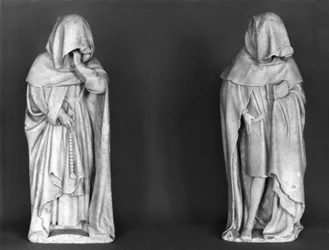 Zwei Trauernde, vom Grabmal des Herzogs Jean de Berry (1340-1416) ca. 1450-53 (Alabaster)